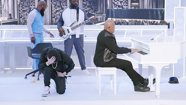 Eminem Kneels During 2022 Super Bowl Halftime Show – Rolling Stone