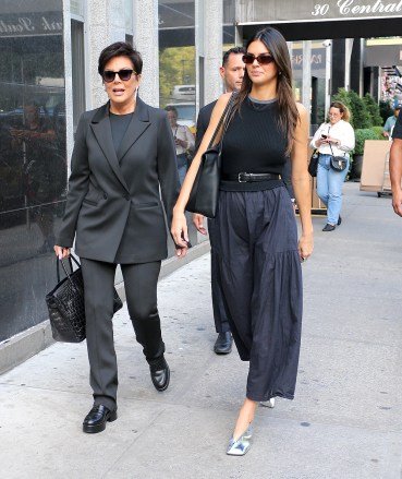 Kendall Jenner and her mother Kris Jenner walk on Central Park South and shop at the Bergdorf Goodman store on 5th Avenue in New York, NY on September 12, 2022. Photo: Kendall Jenner, Kris Jenner Reference: SPL5485173 120922 NON-EXCLUSIVE Photo by: Dylan Travis / ABCAPRESS.COM / SplashNews.com Splash News and Pictures USA: +1 310-525-5808 London: +44 (0) 20 8126 1009 Berlin: +49 175 3764 166 photodesk@splashnews .com United Arab Emirates Rights, Australia Rights, Bahrain Rights, Canada Rights, Greek Rights, India Rights, Israel Rights, Korea Rights, New Zealand Rights, Qatar Rights, Saudi Arabia Rights, Singapore Rights, Thai Rights, Taiwan Rights, United Kingdom Rights, United States of America Rights
