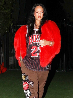 Pregnant Rihanna Rewears Iconic Heart-Shaped Jacket: Photo