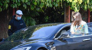 EXCLUSIVE: Nina Dobrev and Shaun White leave a plant nursery. 06 Apr 2021 Pictured: Nina Dobrev and Shaun White. Photo credit: MEGA TheMegaAgency.com +1 888 505 6342 (Mega Agency TagID: MEGA744646_001.jpg) [Photo via Mega Agency]