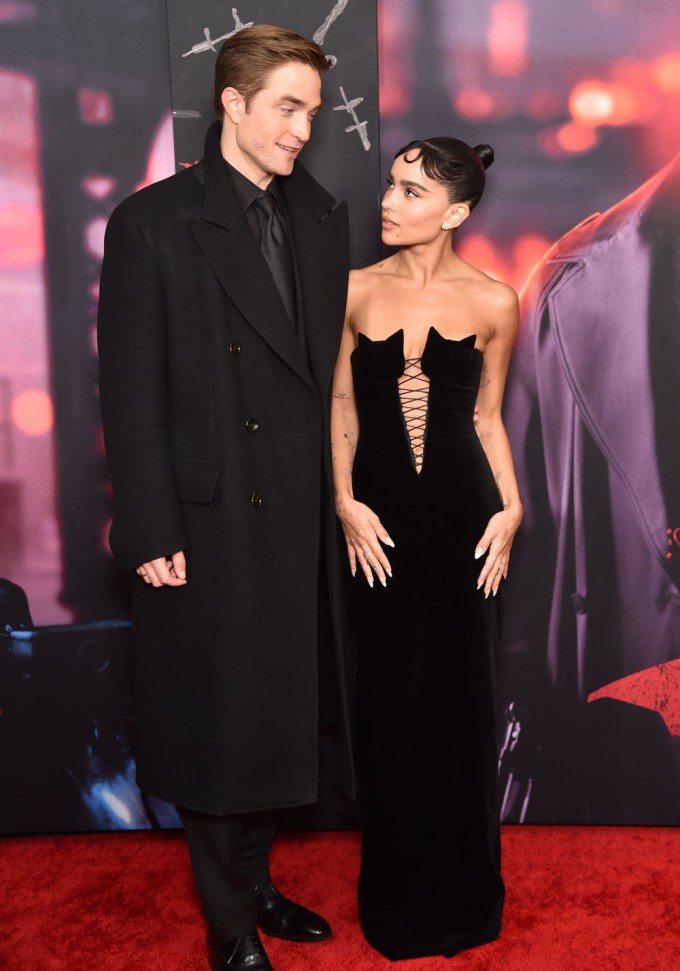 Robert Pattinson & Zoe Kravitz Pose For ‘The Batman’