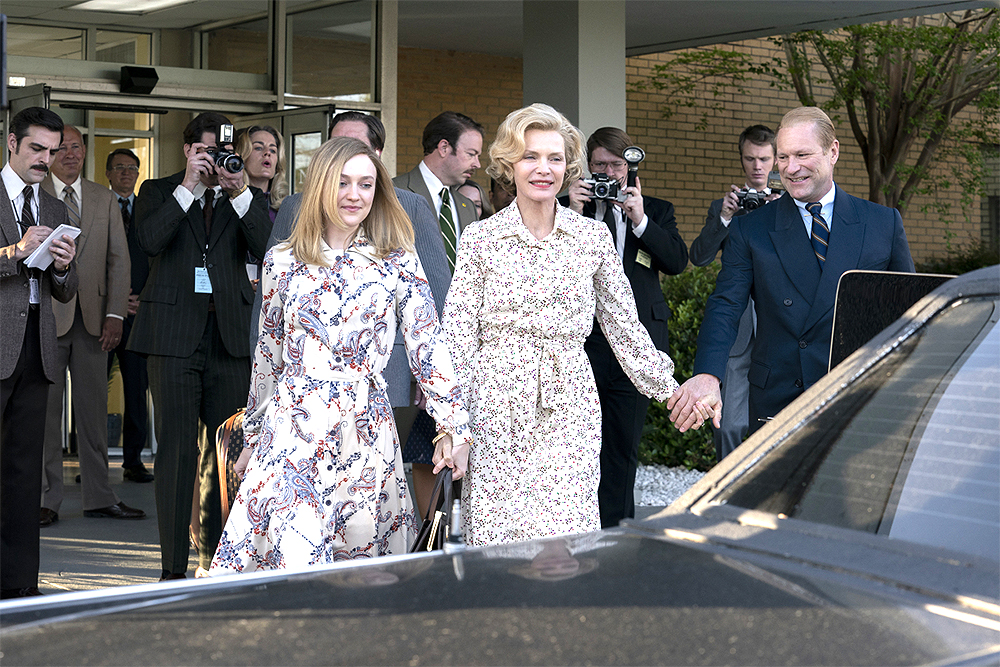 (L-R): Dakota Fanning as Susan Ford, Michelle Pfeiffer as Betty Ford and Aaron Eckhart as Jerry Ford in THE FIRST LADY, "110".  Photo credit: Murray Close/SHOWTIME.