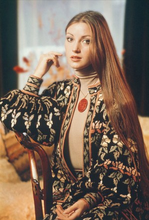 EDITORIAL USE ONLY / NO SPORTS GROUP POSTS / MINIMUM USAGE FEE £50 Mandatory Credit: Photo by Rebelshot/Shutterstock (57603d) Jane Seymour at her home in West London, Britain - 1970 JANE SEYMOUR