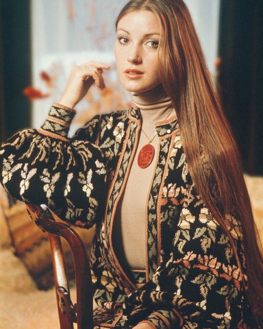 EDITORIAL USE ONLY / NO SPORT GROUP PUBLICATIONS / MINIMUM USE FEE £50Mandatory Credit: Photo by Rebelshot/Shutterstock (57603d)Jane Seymour at home in West London, Britain - 1970JANE SEYMOUR