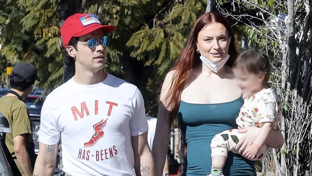 Sophie Turner Wears Fitted Dress Out To Lunch With Husband Joe Jonas & Willa, 1 — Photos