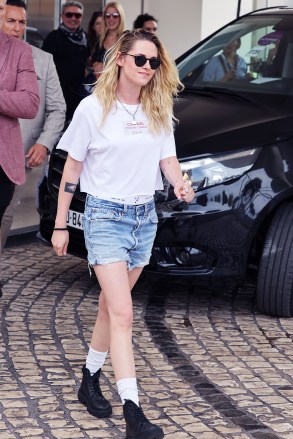 Kristen Stewart is seen at the Martinez hotel during the 75th annual Cannes Film Festival on May 23, 2022 in Cannes, France.Pictured: Kristen StewartRef: SPL5313330 230522 NON-EXCLUSIVEPicture by: SplashNews.comSplash News and PicturesUSA: +1 310-525-5808London: +44 (0)20 8126 1009Berlin: +49 175 3764 166photodesk@splashnews.comWorld Rights, No Argentina Rights, No Belgium Rights, No Czechia Rights, No Finland Rights, No France Rights, No Germany Rights, No Italy Rights, No Mexico Rights, No Peru Rights, No Portugal Rights, No Spain Rights, No Switzerland Rights, No United Kingdom Rights