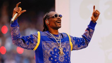 Snoop Dogg Smokes Weed Before Performing At Super Bowl Halftime