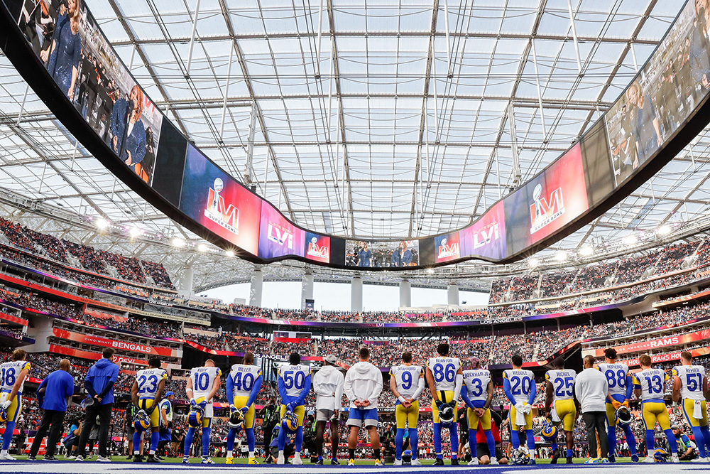 SoFi Stadium ready to bring Hollywood glamor to Super Bowl