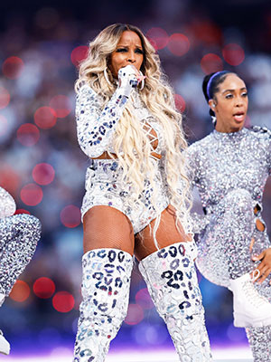 Celebrity Reactions To Super Bowl Halftime Show 2022: See The