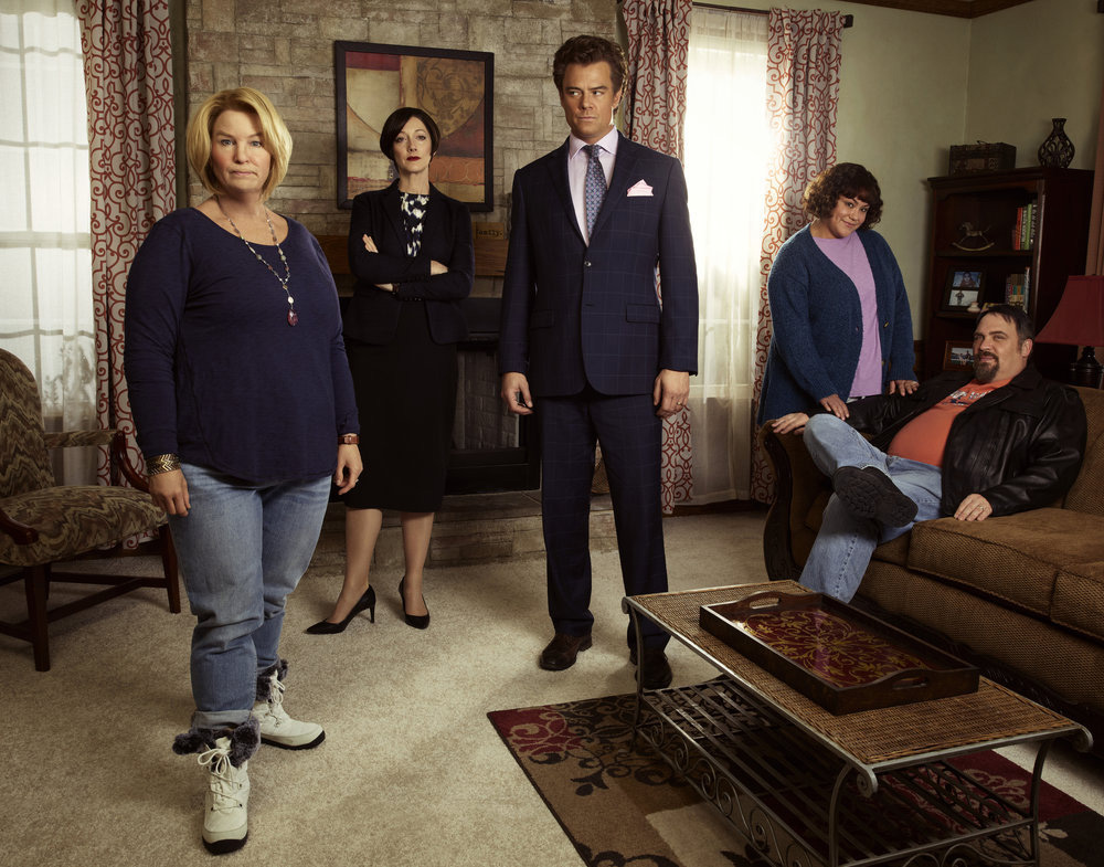 THE THING ABOUT PAM -- Season: 1 -- Pictured: (l-r) Renée Zellweger as Pam Hupp, Judy Greer as Leah Askey, Josh Duhamel as Joel Schwartz, Katy Mixon as Betsy Faria, Glenn Fleshler as Russ Faria — (Photo by: Frank Ockenfels 3/NBC)