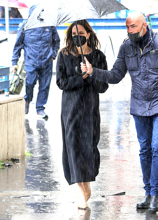 Angelina Jolie Walks Through The Rain In Rome In Heels: Photos – Hollywood  Life