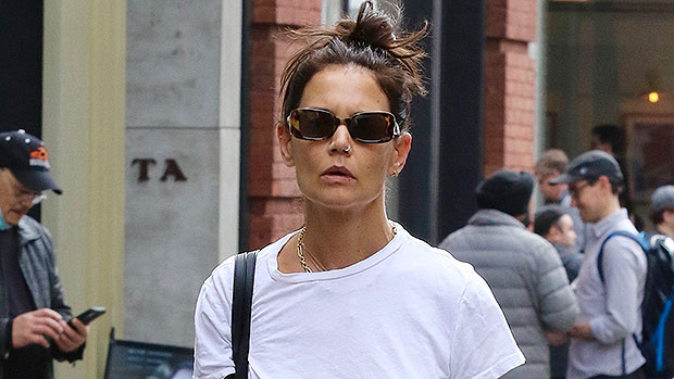 Katie Holmes Shows Off Nose Ring While Strolling Around NYC In Casual Jeans & T-Shirt: Photos