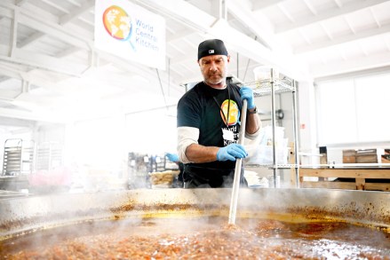 US actor and director Liev Schreiber prepares meals in the kitchen of the 'World Central Kitchen', for war refugees from Ukraine staying in Przemysl, Poland, 15 April 2022.
US actor and director Liev Schreiber helps war refugees from Ukraine, Przemysl, Poland - 15 Apr 2022