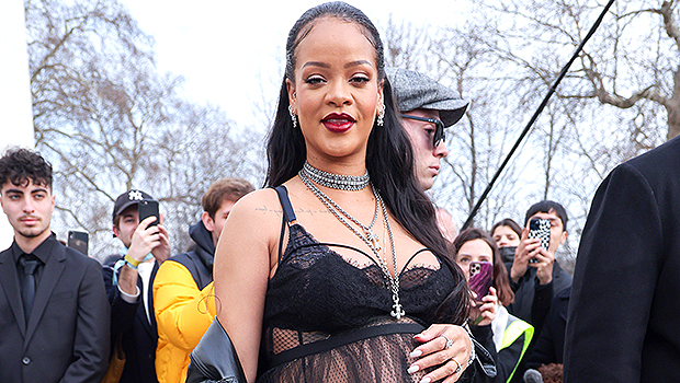Sexy Rihanna Shows Off Her Growing Baby Bump