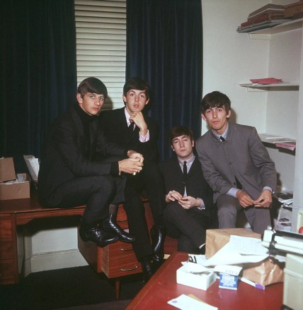 The Beatles - Ringo Starr, Paul McCartney, John Lennon dan George Harrison Berbagai - 1963