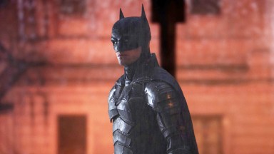 Robert Pattinson's Batman Suit: Everything To Know About His Batsuit –  Hollywood Life