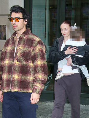 Sophie Turner Shows Off Baby Bump In Black Gown With Joe Jonas At Met –  Hollywood Life