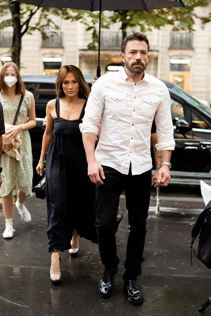 Ben Affleck and Jennifer Lopez Head to Dinner at Gigi in Paris