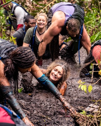 “This Is Not My Comfort Zone” – The nine celebrities set up a shelter in the Panama jungle, only to have host Mauro Ranallo divide them into two teams to embark on their first intense, muddy adventure challenge. When one celebrity finds herself in danger as she continues to sink into the mud bog, she must put her faith in a teammate to reach safety, on the series premiere of BEYOND THE EDGE, Wednesday March 16 (9:00-10:00 PM, ET/PT) on the CBS Television Network, and available to stream live and on demand on Paramount+*

Pictured (L-R): Paulina Porizkova.

Photo: Robert Voets/CBS ©2021 CBS Broadcasting, Inc. All Rights Reserved.