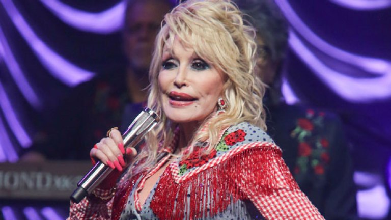 Dolly Parton, 76, Is Fabulous In Sequin Suit With Red Tassels At SXSW ...