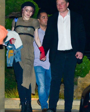 *EXCLUSIVE* Malibu, CA - Elon Musk and girlfriend musician Grimes enjoy a dinner date at Nobu in Malibu with a couple friends,Pictured: Elon Musk and GrimesBACKGRID USA 3 MAY 2019 USA: +1 310 798 9111 / usasales@backgrid.comUK: +44 208 344 2007 / uksales@backgrid.com*UK Clients - Pictures Containing ChildrenPlease Pixelate Face Prior To Publication*