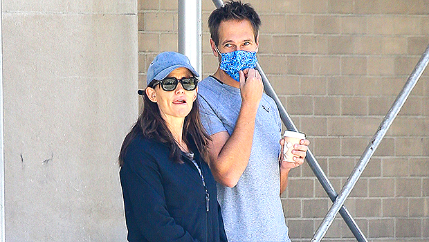 Why Jennifer Garner Is Keeping Her New Relationship All to Herself