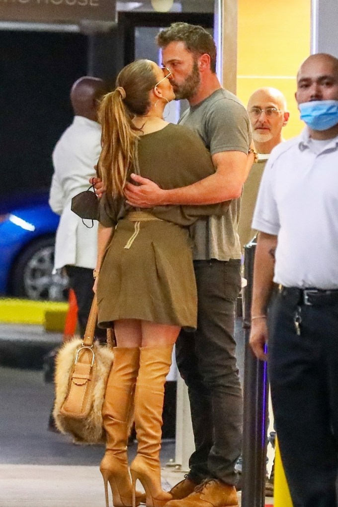 Jennifer Lopez & Ben Affleck kiss at Soho House in West Hollywood