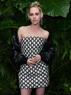 Kristen Stewart In Mini Dress For Chanel Oscars Dinner: Photos – Hollywood  Life