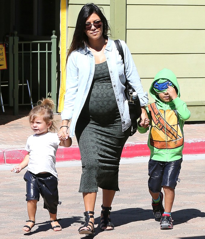 Kourtney Kardashian Out With her Kids
