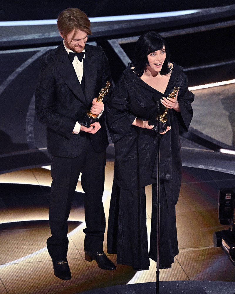Billie Eilish and Finneas O&#8217;Connell Win Oscars