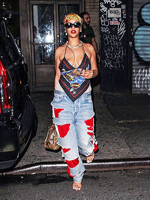 Stars Wearing Ripped Jeans: Photos Of Rihanna, Lady Gaga & More ...
