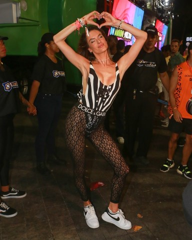 Salvador, BRAZIL  - The Brazilian supermodel was having the time of her life alongside friends as they attended a Major Lazer concert in Salvador, Brazil.Pictured: Alessandra AmbrosioBACKGRID USA 18 FEBRUARY 2023 BYLINE MUST READ: Dilson Silva / BACKGRIDUSA: +1 310 798 9111 / usasales@backgrid.comUK: +44 208 344 2007 / uksales@backgrid.com*UK Clients - Pictures Containing ChildrenPlease Pixelate Face Prior To Publication*