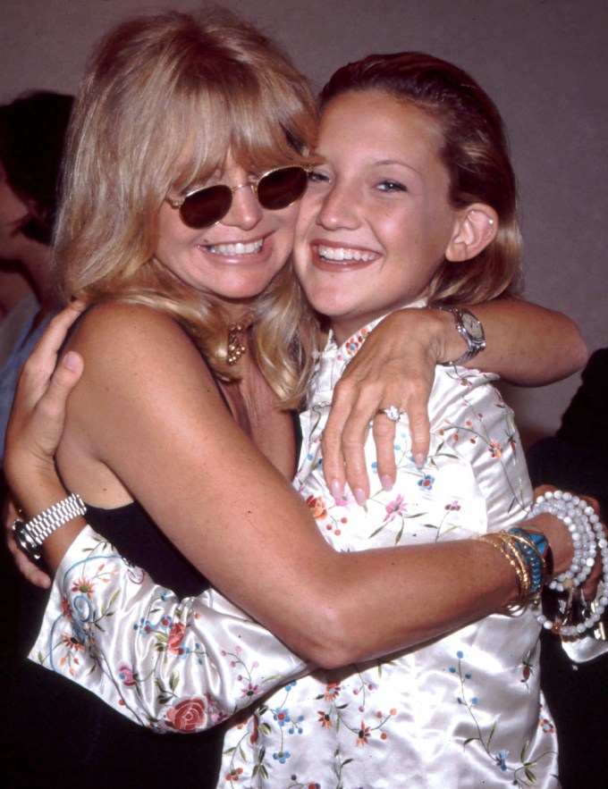 Kate Hudson Hugs Her Mom Goldie Hawn