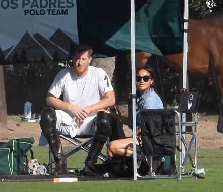 Santa Barbara, CA-Meghan Markle puts his hand on his lap after Prince Harry puts his hand on his lap after the Los Padres Polo team loses the semifinals against Fold Hills at the Santa Barbara Polo & Racket Club on Friday (June 17th). Comfort. Megan also embraced Harry's teammate and companion Nacho Figueras. The prince was also embraced by Nacho's wife, Delfina Brakie. Harry's side was vying for the location of the Chaval Athletics USPA IntraCircuit Final on Sunday. Photo: Meghan Markle and Prince Harry BACKGRID USA 17 JUNE 2022 USA: +1 310 798 9111 / usasales@backgrid.com UK: +44 208 344 2007 / uksales@backgrid.com * UK Client-Photos with children pixel front face Please make a publication *