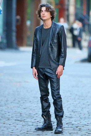 Timothee Chalamet films a Chanel commercial wearing all black in New York CityPictured: Timothee ChalametRef: SPL5538726 190423 NON-EXCLUSIVEPicture by: Christopher Peterson / SplashNews.comSplash News and PicturesUSA: +1 310-525-5808London: +44 (0)20 8126 1009Berlin: +49 175 3764 166photodesk@splashnews.comWorld Rights