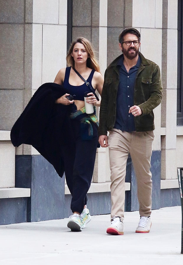 Blake Lively's Crop Top & Sweatpants In NYC – Photos – Hollywood Life