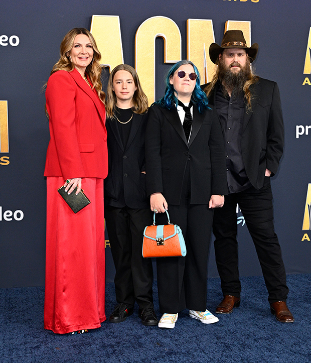 Chris Stapleton, karısı ve çocukları Academy of Country Müzik Ödülleri'nde