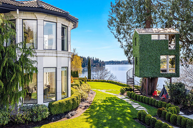 After Trade to Denver Broncos, NFL Star Russell Wilson Lists Seattle-Area  Home for $36 Million - Mansion Global