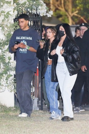 Indio, CA  - *EXCLUSIVE*  - Kylie Jenner and Hailey Bieber hold onto each other while exiting day one of the Coachella Valley Music and Arts Festival with BFF Fai Khadra in Indio. Shot on 04/15/22.Pictured: Kylie Jenner, Hailey Bieber, Fai KhadraBACKGRID USA 16 APRIL 2022 USA: +1 310 798 9111 / usasales@backgrid.comUK: +44 208 344 2007 / uksales@backgrid.com*UK Clients - Pictures Containing ChildrenPlease Pixelate Face Prior To Publication*