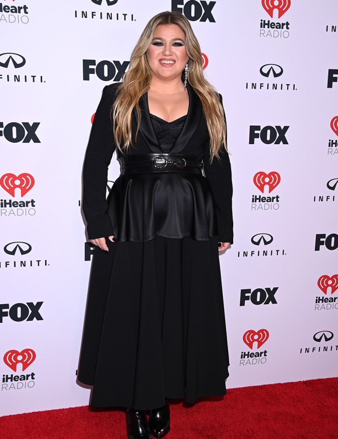 Kelly Clarkson on the 2023 iHeartRadio Music Awards Red Carpet