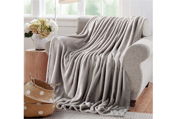 HighestRated Blankets of 2023 Hollywood Life Reviews Hollywood Life