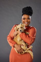 THE AMERICAN RESCUE DOG SHOW - ABC’s “The American Rescue Dog Show” stars Yvette Nicole Brown. (ABC/Maarten de Boer)