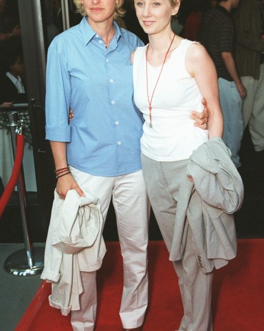 8/3/00
Ellen DeGeneres and Anne Heche at Showtime's "One Kill"
Photo®Steve Wrubel/BEI A007482-22
Showtime's 'One Kill' Screening
bei000804_008
