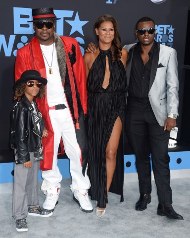 Bobby Brown, wife Alicia Etheredge and sons Cassius Brown and Bobby Brown Jr.
BET Awards, Arrivals, Los Angeles, USA - 25 Jun 2017
BET Awards 2017
