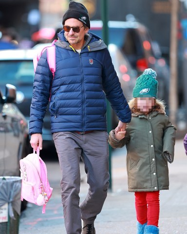 New York, NY  - Bradley Cooper is on daddy duties as he picks up his daughter Lea up from school in NYC. The lovely father-daughter duo are all dressed up for the cold weather keeping warm during their stroll.Pictured: Bradley Cooper, Lea De Seine Shayk BACKGRID USA 13 DECEMBER 2022 BYLINE MUST READ: T.JACKSON / BACKGRIDUSA: +1 310 798 9111 / usasales@backgrid.comUK: +44 208 344 2007 / uksales@backgrid.com*UK Clients - Pictures Containing ChildrenPlease Pixelate Face Prior To Publication*