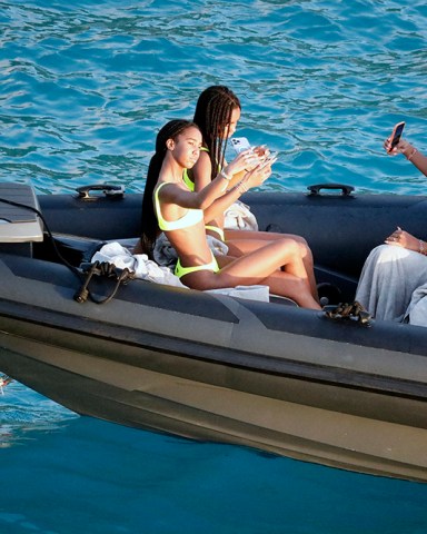 EXCLUSIVE: Diddy seen enjoying the sun with family while vacationing aboard a luxury yacht in St Barts. 03 Jan 2023 Pictured: Twins Jessie and D'Li. Photo credit: Spread Pictures/MEGA TheMegaAgency.com +1 888 505 6342 (Mega Agency TagID: MEGA929981_019.jpg) [Photo via Mega Agency]