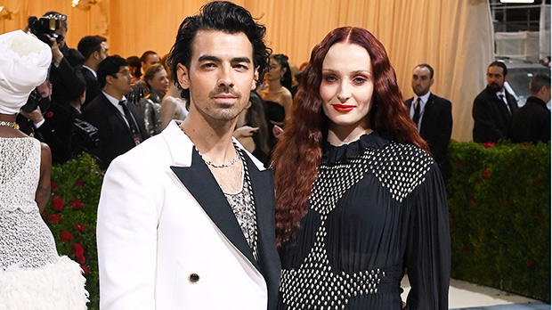 Sophie Turner Shows Off Baby Bump In Black Gown With Joe Jonas At Met –  Hollywood Life