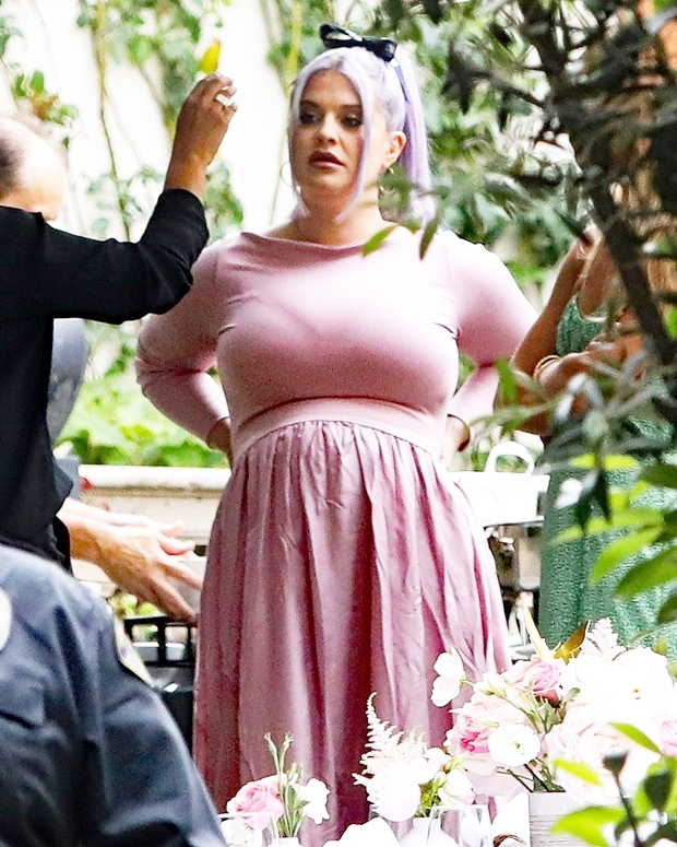 kelly osbourne body 2022