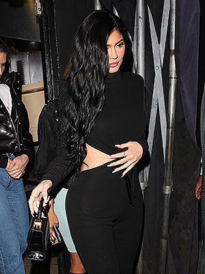 Kylie Jenner's Black Dolce & Gabbana Dress In Italy: Photos – Hollywood Life