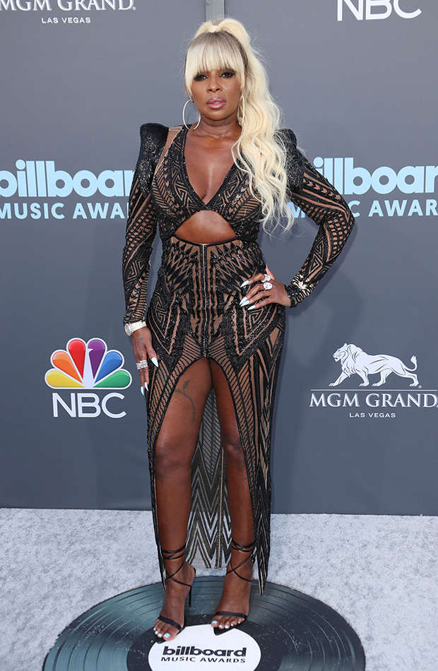 Mary J. Blige Receives Icon Award at Billboard Music Awards